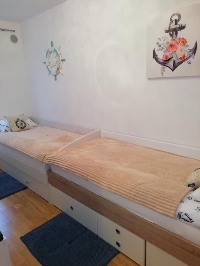 Apartment Fancy Малинска Екстериор снимка